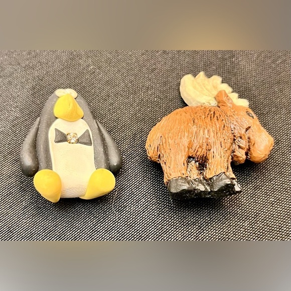 Polymer clay handmade Brooches 1 Penguin and 1 Moose cold winter animals Pins - Picture 5 of 9